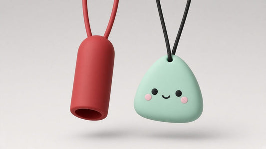 Outil de mastication type tube comparé au collier à mâcher onigiri kawaii